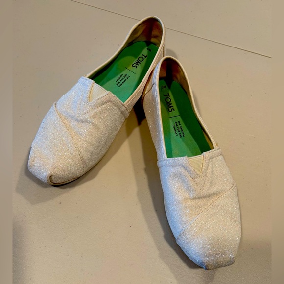 Toms Shoes - TOMS | ladies glitter classic slip on shoe. Size: 7